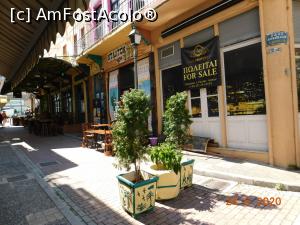 P27 [JUN-2020] Zona centrală comercială, pietonală, Kavala: unele clădiri sunt de vânzare