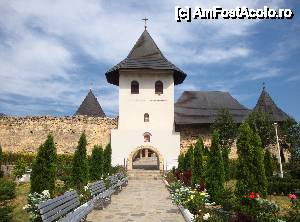 P23 [JUL-2012] Mănăstirea Hadâmbu: turnul clopotniței (sec. 17), reconstituit