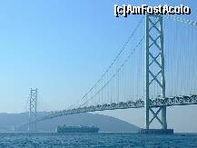 [P01] Akashi Kaikyō Bridge (明石海峡大橋, Akashi Kaikyō Ō-hashi), Kobe, Japonia, cunoscut şi ca Marcus Bridge. Cel mai lung pod suspendat din lume, măsurat după distanţa dintre pilonii principali, de 1991 metri. Cele două turnuri de susţinere se ridică la 298 metri deasupra nivelului mării. Cablurile de oţel au peste un metru în diametru şi conţin aproape 40.000 de mănunchiuri de fire, totalizând 300.000 de km. » foto by badge®
 - 
<span class="allrVoted glyphicon glyphicon-heart hidden" id="av175468"></span>
<a class="m-l-10 hidden" id="sv175468" onclick="voting_Foto_DelVot(,175468,5760)" role="button">șterge vot <span class="glyphicon glyphicon-remove"></span></a>
<a id="v9175468" class=" c-red"  onclick="voting_Foto_SetVot(175468)" role="button"><span class="glyphicon glyphicon-heart-empty"></span> <b>LIKE</b> = Votează poza</a> <img class="hidden"  id="f175468W9" src="/imagini/loader.gif" border="0" /><span class="AjErrMes hidden" id="e175468ErM"></span>