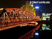 [P10] Waibaidu Bridge (Chinese: 外白渡桥; Wàibáidù Qiáo) sau Garden Bridge, Shanghai, China, este al doilea pod construit la confluenţa canalului Suzhou cu afluentul lui Yangtze, Huangpu, în dreptul promenadei Bund. Are o structură de oţel, lungimea totală de 105 metri şi a fost finalizat la începutul lui 1908, când a înlocuit vechiul pod din lemn. » foto by badge®
 - 
<span class="allrVoted glyphicon glyphicon-heart hidden" id="av175477"></span>
<a class="m-l-10 hidden" id="sv175477" onclick="voting_Foto_DelVot(,175477,5760)" role="button">șterge vot <span class="glyphicon glyphicon-remove"></span></a>
<a id="v9175477" class=" c-red"  onclick="voting_Foto_SetVot(175477)" role="button"><span class="glyphicon glyphicon-heart-empty"></span> <b>LIKE</b> = Votează poza</a> <img class="hidden"  id="f175477W9" src="/imagini/loader.gif" border="0" /><span class="AjErrMes hidden" id="e175477ErM"></span>