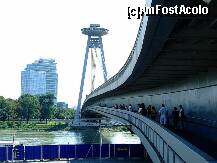 [P07] Nový Most, Bratislava, Slovacia, este cel mai lung pod din lume cu cabluri şi un singur pilon. De asemenea este singurul pod membru în Federaţia Internaţională a Marilor Turnuri. Are o lungime de 430,8m, traversează Dunărea şi principala atracţie este platforma în formă de OZN în care se află un restaurant (numit dealtfel UFO). » foto by badge®
 - 
<span class="allrVoted glyphicon glyphicon-heart hidden" id="av175474"></span>
<a class="m-l-10 hidden" id="sv175474" onclick="voting_Foto_DelVot(,175474,5760)" role="button">șterge vot <span class="glyphicon glyphicon-remove"></span></a>
<a id="v9175474" class=" c-red"  onclick="voting_Foto_SetVot(175474)" role="button"><span class="glyphicon glyphicon-heart-empty"></span> <b>LIKE</b> = Votează poza</a> <img class="hidden"  id="f175474W9" src="/imagini/loader.gif" border="0" /><span class="AjErrMes hidden" id="e175474ErM"></span>
