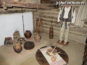 [P06] Imagine din Muzeul Satului Gorjean - Curtișoara: interior țărănesc.  » foto by tata123 🔱
 - 
<span class="allrVoted glyphicon glyphicon-heart hidden" id="av627523"></span>
<a class="m-l-10 hidden" id="sv627523" onclick="voting_Foto_DelVot(,627523,5760)" role="button">șterge vot <span class="glyphicon glyphicon-remove"></span></a>
<a id="v9627523" class=" c-red"  onclick="voting_Foto_SetVot(627523)" role="button"><span class="glyphicon glyphicon-heart-empty"></span> <b>LIKE</b> = Votează poza</a> <img class="hidden"  id="f627523W9" src="/imagini/loader.gif" border="0" /><span class="AjErrMes hidden" id="e627523ErM"></span>