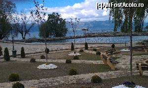 [P06] Parc în zona turistică a complexului monastic Mănăstirea St. Naum de pe malul lacului Ohrid, Macedonia.  » foto by traian.leuca †
 - 
<span class="allrVoted glyphicon glyphicon-heart hidden" id="av624824"></span>
<a class="m-l-10 hidden" id="sv624824" onclick="voting_Foto_DelVot(,624824,5763)" role="button">șterge vot <span class="glyphicon glyphicon-remove"></span></a>
<a id="v9624824" class=" c-red"  onclick="voting_Foto_SetVot(624824)" role="button"><span class="glyphicon glyphicon-heart-empty"></span> <b>LIKE</b> = Votează poza</a> <img class="hidden"  id="f624824W9" src="/imagini/loader.gif" border="0" /><span class="AjErrMes hidden" id="e624824ErM"></span>