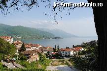 P28 [MAY-2010] Vedere spre orasul vechi si lacul din Ohrid.