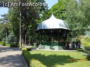 [P25] Vaslui - Parcul Copou, foișorul.  » foto by iulianic
 - 
<span class="allrVoted glyphicon glyphicon-heart hidden" id="av749556"></span>
<a class="m-l-10 hidden" id="sv749556" onclick="voting_Foto_DelVot(,749556,5873)" role="button">șterge vot <span class="glyphicon glyphicon-remove"></span></a>
<a id="v9749556" class=" c-red"  onclick="voting_Foto_SetVot(749556)" role="button"><span class="glyphicon glyphicon-heart-empty"></span> <b>LIKE</b> = Votează poza</a> <img class="hidden"  id="f749556W9" src="/imagini/loader.gif" border="0" /><span class="AjErrMes hidden" id="e749556ErM"></span>