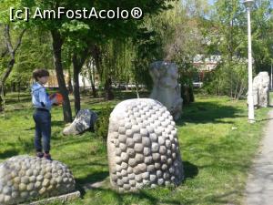 [P53] Parcul Monument - Sculpturi, loc de joacă pentru copii » foto by Mitica49
 - 
<span class="allrVoted glyphicon glyphicon-heart hidden" id="av856193"></span>
<a class="m-l-10 hidden" id="sv856193" onclick="voting_Foto_DelVot(,856193,5899)" role="button">șterge vot <span class="glyphicon glyphicon-remove"></span></a>
<a id="v9856193" class=" c-red"  onclick="voting_Foto_SetVot(856193)" role="button"><span class="glyphicon glyphicon-heart-empty"></span> <b>LIKE</b> = Votează poza</a> <img class="hidden"  id="f856193W9" src="/imagini/loader.gif" border="0" /><span class="AjErrMes hidden" id="e856193ErM"></span>