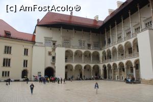 [P03] Kraków, Zamek Królewski na Wawelu - Castelul Regal Wawel, Curtea Interioară, în stânga se vede intrarea » foto by mprofeanu
 - 
<span class="allrVoted glyphicon glyphicon-heart hidden" id="av1338913"></span>
<a class="m-l-10 hidden" id="sv1338913" onclick="voting_Foto_DelVot(,1338913,5995)" role="button">șterge vot <span class="glyphicon glyphicon-remove"></span></a>
<a id="v91338913" class=" c-red"  onclick="voting_Foto_SetVot(1338913)" role="button"><span class="glyphicon glyphicon-heart-empty"></span> <b>LIKE</b> = Votează poza</a> <img class="hidden"  id="f1338913W9" src="/imagini/loader.gif" border="0" /><span class="AjErrMes hidden" id="e1338913ErM"></span>
