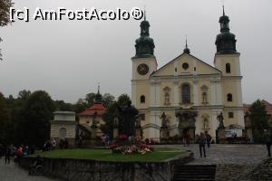 [P02] Calvarul Zebrzydowski, Pomnik Jana Pawła II – Monumentul Papei Ioan Paul al II-lea în față la Bazilica Sf. Maria a Îngerilor » foto by mprofeanu
 - 
<span class="allrVoted glyphicon glyphicon-heart hidden" id="av1340042"></span>
<a class="m-l-10 hidden" id="sv1340042" onclick="voting_Foto_DelVot(,1340042,5995)" role="button">șterge vot <span class="glyphicon glyphicon-remove"></span></a>
<a id="v91340042" class=" c-red"  onclick="voting_Foto_SetVot(1340042)" role="button"><span class="glyphicon glyphicon-heart-empty"></span> <b>LIKE</b> = Votează poza</a> <img class="hidden"  id="f1340042W9" src="/imagini/loader.gif" border="0" /><span class="AjErrMes hidden" id="e1340042ErM"></span>