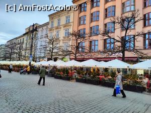 [P10] O parte din terasele ce mărginesc Piața Mare » foto by crismis
 - 
<span class="allrVoted glyphicon glyphicon-heart hidden" id="av1476712"></span>
<a class="m-l-10 hidden" id="sv1476712" onclick="voting_Foto_DelVot(,1476712,5995)" role="button">șterge vot <span class="glyphicon glyphicon-remove"></span></a>
<a id="v91476712" class=" c-red"  onclick="voting_Foto_SetVot(1476712)" role="button"><span class="glyphicon glyphicon-heart-empty"></span> <b>LIKE</b> = Votează poza</a> <img class="hidden"  id="f1476712W9" src="/imagini/loader.gif" border="0" /><span class="AjErrMes hidden" id="e1476712ErM"></span>