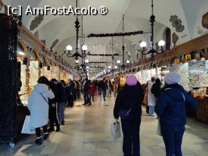 [P05] Prin bazarul din Hala Postăvarilor » foto by crismis
 - 
<span class="allrVoted glyphicon glyphicon-heart hidden" id="av1476707"></span>
<a class="m-l-10 hidden" id="sv1476707" onclick="voting_Foto_DelVot(,1476707,5995)" role="button">șterge vot <span class="glyphicon glyphicon-remove"></span></a>
<a id="v91476707" class=" c-red"  onclick="voting_Foto_SetVot(1476707)" role="button"><span class="glyphicon glyphicon-heart-empty"></span> <b>LIKE</b> = Votează poza</a> <img class="hidden"  id="f1476707W9" src="/imagini/loader.gif" border="0" /><span class="AjErrMes hidden" id="e1476707ErM"></span>