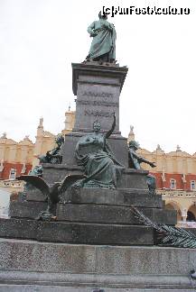 [P03] Monumentul lui Adam Mickiewicz, din Piaţa Mare a Cracoviei » foto by Costi
 - 
<span class="allrVoted glyphicon glyphicon-heart hidden" id="av170759"></span>
<a class="m-l-10 hidden" id="sv170759" onclick="voting_Foto_DelVot(,170759,5995)" role="button">șterge vot <span class="glyphicon glyphicon-remove"></span></a>
<a id="v9170759" class=" c-red"  onclick="voting_Foto_SetVot(170759)" role="button"><span class="glyphicon glyphicon-heart-empty"></span> <b>LIKE</b> = Votează poza</a> <img class="hidden"  id="f170759W9" src="/imagini/loader.gif" border="0" /><span class="AjErrMes hidden" id="e170759ErM"></span>