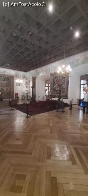 [P10] Sala de primiri oficiale » foto by Tonyc
 - 
<span class="allrVoted glyphicon glyphicon-heart hidden" id="av1526565"></span>
<a class="m-l-10 hidden" id="sv1526565" onclick="voting_Foto_DelVot(,1526565,5995)" role="button">șterge vot <span class="glyphicon glyphicon-remove"></span></a>
<a id="v91526565" class=" c-red"  onclick="voting_Foto_SetVot(1526565)" role="button"><span class="glyphicon glyphicon-heart-empty"></span> <b>LIKE</b> = Votează poza</a> <img class="hidden"  id="f1526565W9" src="/imagini/loader.gif" border="0" /><span class="AjErrMes hidden" id="e1526565ErM"></span>