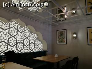 [P39] Restaurantul Gandi, decorațiuni ce amintesc de Taj Mahal; a se remarca și plafonul format din oglinzi » foto by crismis
 - 
<span class="allrVoted glyphicon glyphicon-heart hidden" id="av814347"></span>
<a class="m-l-10 hidden" id="sv814347" onclick="voting_Foto_DelVot(,814347,6063)" role="button">șterge vot <span class="glyphicon glyphicon-remove"></span></a>
<a id="v9814347" class=" c-red"  onclick="voting_Foto_SetVot(814347)" role="button"><span class="glyphicon glyphicon-heart-empty"></span> <b>LIKE</b> = Votează poza</a> <img class="hidden"  id="f814347W9" src="/imagini/loader.gif" border="0" /><span class="AjErrMes hidden" id="e814347ErM"></span>