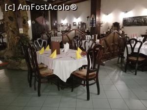 [P55] Restaurant Gente Senior, sala din dreapta » foto by crismis
 - 
<span class="allrVoted glyphicon glyphicon-heart hidden" id="av814363"></span>
<a class="m-l-10 hidden" id="sv814363" onclick="voting_Foto_DelVot(,814363,6063)" role="button">șterge vot <span class="glyphicon glyphicon-remove"></span></a>
<a id="v9814363" class=" c-red"  onclick="voting_Foto_SetVot(814363)" role="button"><span class="glyphicon glyphicon-heart-empty"></span> <b>LIKE</b> = Votează poza</a> <img class="hidden"  id="f814363W9" src="/imagini/loader.gif" border="0" /><span class="AjErrMes hidden" id="e814363ErM"></span>