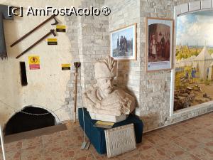 [P18] Cetatea Tighina - Bender, Muzeul de Istorie fosta Pivniță de praf de pușcă, Bustul lui Ivan Mazepa, Amintire a vizitei acestuia la Bender » foto by mprofeanu
 - 
<span class="allrVoted glyphicon glyphicon-heart hidden" id="av1510440"></span>
<a class="m-l-10 hidden" id="sv1510440" onclick="voting_Foto_DelVot(,1510440,6113)" role="button">șterge vot <span class="glyphicon glyphicon-remove"></span></a>
<a id="v91510440" class=" c-red"  onclick="voting_Foto_SetVot(1510440)" role="button"><span class="glyphicon glyphicon-heart-empty"></span> <b>LIKE</b> = Votează poza</a> <img class="hidden"  id="f1510440W9" src="/imagini/loader.gif" border="0" /><span class="AjErrMes hidden" id="e1510440ErM"></span>