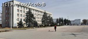 [P50] Tighina - Bender, Piața Eliberării, imensă cu Clădirea Consiliului Local al Deputaților Poporului -  Primăria » foto by mprofeanu
 - 
<span class="allrVoted glyphicon glyphicon-heart hidden" id="av1510472"></span>
<a class="m-l-10 hidden" id="sv1510472" onclick="voting_Foto_DelVot(,1510472,6113)" role="button">șterge vot <span class="glyphicon glyphicon-remove"></span></a>
<a id="v91510472" class=" c-red"  onclick="voting_Foto_SetVot(1510472)" role="button"><span class="glyphicon glyphicon-heart-empty"></span> <b>LIKE</b> = Votează poza</a> <img class="hidden"  id="f1510472W9" src="/imagini/loader.gif" border="0" /><span class="AjErrMes hidden" id="e1510472ErM"></span>