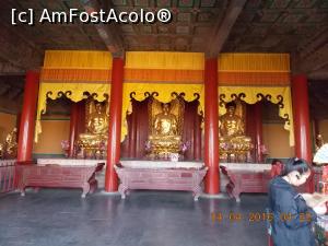 [P10] Beijing, Palatul de Vară, Templul Sumeru, Sala Mare, Statuile celor trei Buddha » foto by mprofeanu
 - 
<span class="allrVoted glyphicon glyphicon-heart hidden" id="av835345"></span>
<a class="m-l-10 hidden" id="sv835345" onclick="voting_Foto_DelVot(,835345,6234)" role="button">șterge vot <span class="glyphicon glyphicon-remove"></span></a>
<a id="v9835345" class=" c-red"  onclick="voting_Foto_SetVot(835345)" role="button"><span class="glyphicon glyphicon-heart-empty"></span> <b>LIKE</b> = Votează poza</a> <img class="hidden"  id="f835345W9" src="/imagini/loader.gif" border="0" /><span class="AjErrMes hidden" id="e835345ErM"></span>