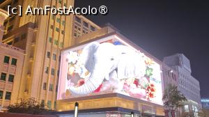 [P02] ecran 3D amplasat pe fațada magazinului Beijing Department Store » foto by elenaadina
 - 
<span class="allrVoted glyphicon glyphicon-heart hidden" id="av1534314"></span>
<a class="m-l-10 hidden" id="sv1534314" onclick="voting_Foto_DelVot(,1534314,6234)" role="button">șterge vot <span class="glyphicon glyphicon-remove"></span></a>
<a id="v91534314" class=" c-red"  onclick="voting_Foto_SetVot(1534314)" role="button"><span class="glyphicon glyphicon-heart-empty"></span> <b>LIKE</b> = Votează poza</a> <img class="hidden"  id="f1534314W9" src="/imagini/loader.gif" border="0" /><span class="AjErrMes hidden" id="e1534314ErM"></span>
