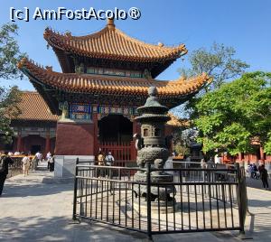 [P12] La iesirea din Sala Devaraja, am observat un vechi vas de gatit din cupru, fabricat in timpul dinastiei Qing. Acest vas are o valoare artistica ridicata si se numara printre „cele mai rare 3 lucruri din Beijing”. In partea superioara a vasului sunt 6 usi, cu cate 2 dragoni sculptati. » foto by geani anto
 - 
<span class="allrVoted glyphicon glyphicon-heart hidden" id="av1491815"></span>
<a class="m-l-10 hidden" id="sv1491815" onclick="voting_Foto_DelVot(,1491815,6234)" role="button">șterge vot <span class="glyphicon glyphicon-remove"></span></a>
<a id="v91491815" class=" c-red"  onclick="voting_Foto_SetVot(1491815)" role="button"><span class="glyphicon glyphicon-heart-empty"></span> <b>LIKE</b> = Votează poza</a> <img class="hidden"  id="f1491815W9" src="/imagini/loader.gif" border="0" /><span class="AjErrMes hidden" id="e1491815ErM"></span>