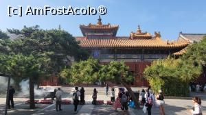 [P16] Falun Hall se afla la nord de Sala Yongyou si a fost numita astfel in 1744, cand Yonghegong a fost transformata in lacas de cult budist. Sala a fost initial locuinta sotiilor imparatului, astazi aici preotii citesc scripturile si tin ceremoniile budiste. Arhitectura sa prezinta atat stiluri chinezesti, cat si tibetane. » foto by geani anto
 - 
<span class="allrVoted glyphicon glyphicon-heart hidden" id="av1491819"></span>
<a class="m-l-10 hidden" id="sv1491819" onclick="voting_Foto_DelVot(,1491819,6234)" role="button">șterge vot <span class="glyphicon glyphicon-remove"></span></a>
<a id="v91491819" class=" c-red"  onclick="voting_Foto_SetVot(1491819)" role="button"><span class="glyphicon glyphicon-heart-empty"></span> <b>LIKE</b> = Votează poza</a> <img class="hidden"  id="f1491819W9" src="/imagini/loader.gif" border="0" /><span class="AjErrMes hidden" id="e1491819ErM"></span>
