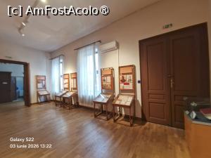 [P22] 22. Vitrine cu documente, în sala a patra. » foto by doinafil
 - 
<span class="allrVoted glyphicon glyphicon-heart hidden" id="av1531929"></span>
<a class="m-l-10 hidden" id="sv1531929" onclick="voting_Foto_DelVot(,1531929,6275)" role="button">șterge vot <span class="glyphicon glyphicon-remove"></span></a>
<a id="v91531929" class=" c-red"  onclick="voting_Foto_SetVot(1531929)" role="button"><span class="glyphicon glyphicon-heart-empty"></span> <b>LIKE</b> = Votează poza</a> <img class="hidden"  id="f1531929W9" src="/imagini/loader.gif" border="0" /><span class="AjErrMes hidden" id="e1531929ErM"></span>