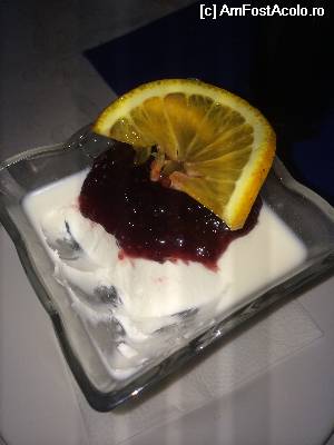 [P03] Panna Cotta cu dulceata de capsuni » foto by aAlice
 - 
<span class="allrVoted glyphicon glyphicon-heart hidden" id="av532349"></span>
<a class="m-l-10 hidden" id="sv532349" onclick="voting_Foto_DelVot(,532349,6339)" role="button">șterge vot <span class="glyphicon glyphicon-remove"></span></a>
<a id="v9532349" class=" c-red"  onclick="voting_Foto_SetVot(532349)" role="button"><span class="glyphicon glyphicon-heart-empty"></span> <b>LIKE</b> = Votează poza</a> <img class="hidden"  id="f532349W9" src="/imagini/loader.gif" border="0" /><span class="AjErrMes hidden" id="e532349ErM"></span>