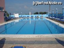 [P11] Piscina cea mai mare si copii mei in fundal, la orele diminetii cand eram singuri pe acolo » foto by ileanaxperta*
 - 
<span class="allrVoted glyphicon glyphicon-heart hidden" id="av96889"></span>
<a class="m-l-10 hidden" id="sv96889" onclick="voting_Foto_DelVot(,96889,6365)" role="button">șterge vot <span class="glyphicon glyphicon-remove"></span></a>
<a id="v996889" class=" c-red"  onclick="voting_Foto_SetVot(96889)" role="button"><span class="glyphicon glyphicon-heart-empty"></span> <b>LIKE</b> = Votează poza</a> <img class="hidden"  id="f96889W9" src="/imagini/loader.gif" border="0" /><span class="AjErrMes hidden" id="e96889ErM"></span>