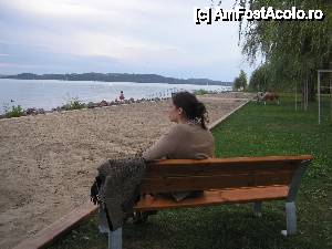 [P01] La strand: iarba si nisip, dupa dorinta. In fundal e scari catre apa. Malul este consolidat cu pietre, dar scarile trec peste ele. Fundul lacului e nisipos, fara pietre.  » foto by dannaa
 - 
<span class="allrVoted glyphicon glyphicon-heart hidden" id="av473142"></span>
<a class="m-l-10 hidden" id="sv473142" onclick="voting_Foto_DelVot(,473142,6382)" role="button">șterge vot <span class="glyphicon glyphicon-remove"></span></a>
<a id="v9473142" class=" c-red"  onclick="voting_Foto_SetVot(473142)" role="button"><span class="glyphicon glyphicon-heart-empty"></span> <b>LIKE</b> = Votează poza</a> <img class="hidden"  id="f473142W9" src="/imagini/loader.gif" border="0" /><span class="AjErrMes hidden" id="e473142ErM"></span>