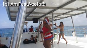 P09 [OCT-2015] Alte două săptămâni în Paradis - animatoarea dominicană la dans cu soţul meu, pe catamaran în drum spre Saona