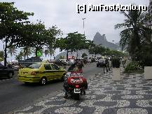 [P57] un motociclist cu catelul lui echipat corespunzator mersului pe motocicleta,pe faleza de la Copacabana » foto by grecudoina
 - 
<span class="allrVoted glyphicon glyphicon-heart hidden" id="av295249"></span>
<a class="m-l-10 hidden" id="sv295249" onclick="voting_Foto_DelVot(,295249,6730)" role="button">șterge vot <span class="glyphicon glyphicon-remove"></span></a>
<a id="v9295249" class=" c-red"  onclick="voting_Foto_SetVot(295249)" role="button"><span class="glyphicon glyphicon-heart-empty"></span> <b>LIKE</b> = Votează poza</a> <img class="hidden"  id="f295249W9" src="/imagini/loader.gif" border="0" /><span class="AjErrMes hidden" id="e295249ErM"></span>