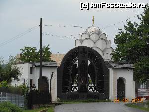 [P12] Glodeni - Cetatea Sfântă a Noului Ierusalim şi bătrânelul care m-a surprins fotografiind.  » foto by iulianic
 - 
<span class="allrVoted glyphicon glyphicon-heart hidden" id="av635992"></span>
<a class="m-l-10 hidden" id="sv635992" onclick="voting_Foto_DelVot(,635992,6734)" role="button">șterge vot <span class="glyphicon glyphicon-remove"></span></a>
<a id="v9635992" class=" c-red"  onclick="voting_Foto_SetVot(635992)" role="button"><span class="glyphicon glyphicon-heart-empty"></span> <b>LIKE</b> = Votează poza</a> <img class="hidden"  id="f635992W9" src="/imagini/loader.gif" border="0" /><span class="AjErrMes hidden" id="e635992ErM"></span>