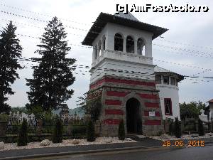 [P15] Şerbăneşti - Biserica şi turnul clopotniţă, monumente istorice.  » foto by iulianic
 - 
<span class="allrVoted glyphicon glyphicon-heart hidden" id="av635995"></span>
<a class="m-l-10 hidden" id="sv635995" onclick="voting_Foto_DelVot(,635995,6734)" role="button">șterge vot <span class="glyphicon glyphicon-remove"></span></a>
<a id="v9635995" class=" c-red"  onclick="voting_Foto_SetVot(635995)" role="button"><span class="glyphicon glyphicon-heart-empty"></span> <b>LIKE</b> = Votează poza</a> <img class="hidden"  id="f635995W9" src="/imagini/loader.gif" border="0" /><span class="AjErrMes hidden" id="e635995ErM"></span>