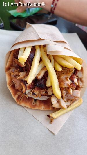 [P06] Gyros la pită. » foto by tata123 🔱
 - 
<span class="allrVoted glyphicon glyphicon-heart hidden" id="av1455209"></span>
<a class="m-l-10 hidden" id="sv1455209" onclick="voting_Foto_DelVot(,1455209,6854)" role="button">șterge vot <span class="glyphicon glyphicon-remove"></span></a>
<a id="v91455209" class=" c-red"  onclick="voting_Foto_SetVot(1455209)" role="button"><span class="glyphicon glyphicon-heart-empty"></span> <b>LIKE</b> = Votează poza</a> <img class="hidden"  id="f1455209W9" src="/imagini/loader.gif" border="0" /><span class="AjErrMes hidden" id="e1455209ErM"></span>