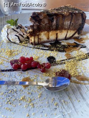 [P13] Restaurant The Boat, Constanta. Tort de inghetata. » foto by Floria
 - 
<span class="allrVoted glyphicon glyphicon-heart hidden" id="av1487697"></span>
<a class="m-l-10 hidden" id="sv1487697" onclick="voting_Foto_DelVot(,1487697,6877)" role="button">șterge vot <span class="glyphicon glyphicon-remove"></span></a>
<a id="v91487697" class=" c-red"  onclick="voting_Foto_SetVot(1487697)" role="button"><span class="glyphicon glyphicon-heart-empty"></span> <b>LIKE</b> = Votează poza</a> <img class="hidden"  id="f1487697W9" src="/imagini/loader.gif" border="0" /><span class="AjErrMes hidden" id="e1487697ErM"></span>