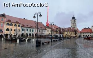 P01 [AUG-2024] Piața Mică Sibiu (clădirea în care se află restaurantul este marcată cu săgeată roșie)