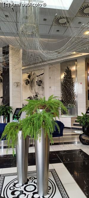 [P02] Intrare hotel - lobby. » foto by tata123 🔱
 - 
<span class="allrVoted glyphicon glyphicon-heart hidden" id="av1482976"></span>
<a class="m-l-10 hidden" id="sv1482976" onclick="voting_Foto_DelVot(,1482976,6927)" role="button">șterge vot <span class="glyphicon glyphicon-remove"></span></a>
<a id="v91482976" class=" c-red"  onclick="voting_Foto_SetVot(1482976)" role="button"><span class="glyphicon glyphicon-heart-empty"></span> <b>LIKE</b> = Votează poza</a> <img class="hidden"  id="f1482976W9" src="/imagini/loader.gif" border="0" /><span class="AjErrMes hidden" id="e1482976ErM"></span>