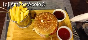 [P09] Burger de vită. » foto by tata123 🔱
 - 
<span class="allrVoted glyphicon glyphicon-heart hidden" id="av1482983"></span>
<a class="m-l-10 hidden" id="sv1482983" onclick="voting_Foto_DelVot(,1482983,6927)" role="button">șterge vot <span class="glyphicon glyphicon-remove"></span></a>
<a id="v91482983" class=" c-red"  onclick="voting_Foto_SetVot(1482983)" role="button"><span class="glyphicon glyphicon-heart-empty"></span> <b>LIKE</b> = Votează poza</a> <img class="hidden"  id="f1482983W9" src="/imagini/loader.gif" border="0" /><span class="AjErrMes hidden" id="e1482983ErM"></span>