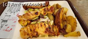 [P14] Tagliata di pollo și cartofi. » foto by tata123 🔱
 - 
<span class="allrVoted glyphicon glyphicon-heart hidden" id="av1483917"></span>
<a class="m-l-10 hidden" id="sv1483917" onclick="voting_Foto_DelVot(,1483917,7001)" role="button">șterge vot <span class="glyphicon glyphicon-remove"></span></a>
<a id="v91483917" class=" c-red"  onclick="voting_Foto_SetVot(1483917)" role="button"><span class="glyphicon glyphicon-heart-empty"></span> <b>LIKE</b> = Votează poza</a> <img class="hidden"  id="f1483917W9" src="/imagini/loader.gif" border="0" /><span class="AjErrMes hidden" id="e1483917ErM"></span>