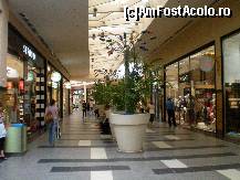 [P03] Pe culoarele mall-ul Mediterranean Cosmos. » foto by presario
 - 
<span class="allrVoted glyphicon glyphicon-heart hidden" id="av115138"></span>
<a class="m-l-10 hidden" id="sv115138" onclick="voting_Foto_DelVot(,115138,7013)" role="button">șterge vot <span class="glyphicon glyphicon-remove"></span></a>
<a id="v9115138" class=" c-red"  onclick="voting_Foto_SetVot(115138)" role="button"><span class="glyphicon glyphicon-heart-empty"></span> <b>LIKE</b> = Votează poza</a> <img class="hidden"  id="f115138W9" src="/imagini/loader.gif" border="0" /><span class="AjErrMes hidden" id="e115138ErM"></span>