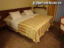 [P11] Hotel Conrad Cracovia : paturile erau impecabile la venirea noastră.Aerul lor cam şifonat din fotografie se datorează debarasării ulterioare a bagajului iniţial depozitat pe pat. » foto by mariana.olaru
 - 
<span class="allrVoted glyphicon glyphicon-heart hidden" id="av117916"></span>
<a class="m-l-10 hidden" id="sv117916" onclick="voting_Foto_DelVot(,117916,7029)" role="button">șterge vot <span class="glyphicon glyphicon-remove"></span></a>
<a id="v9117916" class=" c-red"  onclick="voting_Foto_SetVot(117916)" role="button"><span class="glyphicon glyphicon-heart-empty"></span> <b>LIKE</b> = Votează poza</a> <img class="hidden"  id="f117916W9" src="/imagini/loader.gif" border="0" /><span class="AjErrMes hidden" id="e117916ErM"></span>