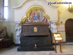 [P51] Belgrad-Biserica Sf. Marcu-sarcofagul Tarului Stefan Dusan.  » foto by Floria
 - 
<span class="allrVoted glyphicon glyphicon-heart hidden" id="av626803"></span>
<a class="m-l-10 hidden" id="sv626803" onclick="voting_Foto_DelVot(,626803,7062)" role="button">șterge vot <span class="glyphicon glyphicon-remove"></span></a>
<a id="v9626803" class=" c-red"  onclick="voting_Foto_SetVot(626803)" role="button"><span class="glyphicon glyphicon-heart-empty"></span> <b>LIKE</b> = Votează poza</a> <img class="hidden"  id="f626803W9" src="/imagini/loader.gif" border="0" /><span class="AjErrMes hidden" id="e626803ErM"></span>