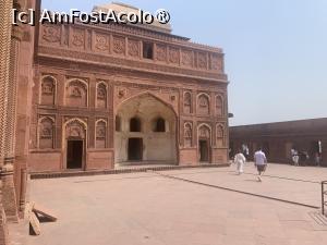 [P17] Agra Fort,India » foto by AZE
 - 
<span class="allrVoted glyphicon glyphicon-heart hidden" id="av1435981"></span>
<a class="m-l-10 hidden" id="sv1435981" onclick="voting_Foto_DelVot(,1435981,7081)" role="button">șterge vot <span class="glyphicon glyphicon-remove"></span></a>
<a id="v91435981" class=" c-red"  onclick="voting_Foto_SetVot(1435981)" role="button"><span class="glyphicon glyphicon-heart-empty"></span> <b>LIKE</b> = Votează poza</a> <img class="hidden"  id="f1435981W9" src="/imagini/loader.gif" border="0" /><span class="AjErrMes hidden" id="e1435981ErM"></span>