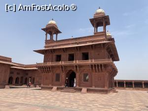 [P31] Fahtepur Sikri » foto by AZE
 - 
<span class="allrVoted glyphicon glyphicon-heart hidden" id="av1436664"></span>
<a class="m-l-10 hidden" id="sv1436664" onclick="voting_Foto_DelVot(,1436664,7081)" role="button">șterge vot <span class="glyphicon glyphicon-remove"></span></a>
<a id="v91436664" class=" c-red"  onclick="voting_Foto_SetVot(1436664)" role="button"><span class="glyphicon glyphicon-heart-empty"></span> <b>LIKE</b> = Votează poza</a> <img class="hidden"  id="f1436664W9" src="/imagini/loader.gif" border="0" /><span class="AjErrMes hidden" id="e1436664ErM"></span>