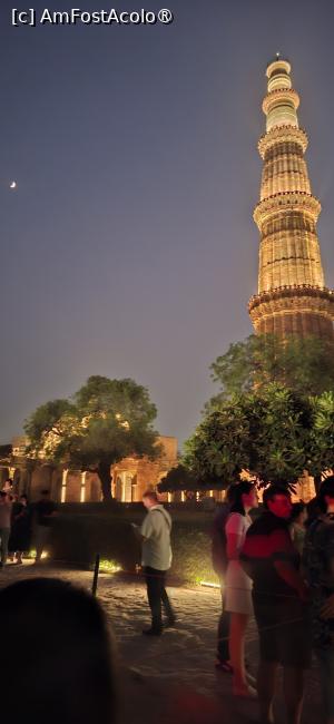 [P25] Delhi - Qutub Minar în luminile nopții. » foto by iulianic
 - 
<span class="allrVoted glyphicon glyphicon-heart hidden" id="av1466924"></span>
<a class="m-l-10 hidden" id="sv1466924" onclick="voting_Foto_DelVot(,1466924,7091)" role="button">șterge vot <span class="glyphicon glyphicon-remove"></span></a>
<a id="v91466924" class=" c-red"  onclick="voting_Foto_SetVot(1466924)" role="button"><span class="glyphicon glyphicon-heart-empty"></span> <b>LIKE</b> = Votează poza</a> <img class="hidden"  id="f1466924W9" src="/imagini/loader.gif" border="0" /><span class="AjErrMes hidden" id="e1466924ErM"></span>