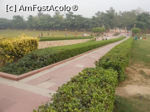 [P07] Delhi - Raj Ghat, pe aleea principală. » foto by iulianic
 - 
<span class="allrVoted glyphicon glyphicon-heart hidden" id="av1466906"></span>
<a class="m-l-10 hidden" id="sv1466906" onclick="voting_Foto_DelVot(,1466906,7091)" role="button">șterge vot <span class="glyphicon glyphicon-remove"></span></a>
<a id="v91466906" class=" c-red"  onclick="voting_Foto_SetVot(1466906)" role="button"><span class="glyphicon glyphicon-heart-empty"></span> <b>LIKE</b> = Votează poza</a> <img class="hidden"  id="f1466906W9" src="/imagini/loader.gif" border="0" /><span class="AjErrMes hidden" id="e1466906ErM"></span>