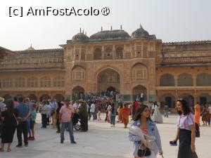 [P13] Jaipur - Amber Fort, vizitatori. » foto by iulianic
 - 
<span class="allrVoted glyphicon glyphicon-heart hidden" id="av1465741"></span>
<a class="m-l-10 hidden" id="sv1465741" onclick="voting_Foto_DelVot(,1465741,7099)" role="button">șterge vot <span class="glyphicon glyphicon-remove"></span></a>
<a id="v91465741" class=" c-red"  onclick="voting_Foto_SetVot(1465741)" role="button"><span class="glyphicon glyphicon-heart-empty"></span> <b>LIKE</b> = Votează poza</a> <img class="hidden"  id="f1465741W9" src="/imagini/loader.gif" border="0" /><span class="AjErrMes hidden" id="e1465741ErM"></span>