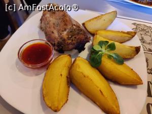 [P08] 5T Kutya Restaurant; aripioară de porc cu cartofi și dulceață de ardei iute » foto by crismis
 - 
<span class="allrVoted glyphicon glyphicon-heart hidden" id="av1480436"></span>
<a class="m-l-10 hidden" id="sv1480436" onclick="voting_Foto_DelVot(,1480436,7146)" role="button">șterge vot <span class="glyphicon glyphicon-remove"></span></a>
<a id="v91480436" class=" c-red"  onclick="voting_Foto_SetVot(1480436)" role="button"><span class="glyphicon glyphicon-heart-empty"></span> <b>LIKE</b> = Votează poza</a> <img class="hidden"  id="f1480436W9" src="/imagini/loader.gif" border="0" /><span class="AjErrMes hidden" id="e1480436ErM"></span>