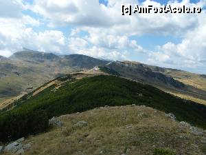 [P13] Transalpina văzută de pe Muntinu Mare (2062m)  » foto by Vasile S
 - 
<span class="allrVoted glyphicon glyphicon-heart hidden" id="av369063"></span>
<a class="m-l-10 hidden" id="sv369063" onclick="voting_Foto_DelVot(,369063,7149)" role="button">șterge vot <span class="glyphicon glyphicon-remove"></span></a>
<a id="v9369063" class=" c-red"  onclick="voting_Foto_SetVot(369063)" role="button"><span class="glyphicon glyphicon-heart-empty"></span> <b>LIKE</b> = Votează poza</a> <img class="hidden"  id="f369063W9" src="/imagini/loader.gif" border="0" /><span class="AjErrMes hidden" id="e369063ErM"></span>