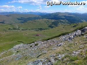 [P35] Transalpina acum, în multe imagini și puține cuvinte - Stână, pierdută în peisaj...  » foto by Lyssys
 - 
<span class="allrVoted glyphicon glyphicon-heart hidden" id="av636502"></span>
<a class="m-l-10 hidden" id="sv636502" onclick="voting_Foto_DelVot(,636502,7149)" role="button">șterge vot <span class="glyphicon glyphicon-remove"></span></a>
<a id="v9636502" class=" c-red"  onclick="voting_Foto_SetVot(636502)" role="button"><span class="glyphicon glyphicon-heart-empty"></span> <b>LIKE</b> = Votează poza</a> <img class="hidden"  id="f636502W9" src="/imagini/loader.gif" border="0" /><span class="AjErrMes hidden" id="e636502ErM"></span>