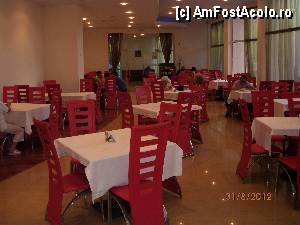[P11] restaurantul » foto by stefan.b
 - 
<span class="allrVoted glyphicon glyphicon-heart hidden" id="av360029"></span>
<a class="m-l-10 hidden" id="sv360029" onclick="voting_Foto_DelVot(,360029,7174)" role="button">șterge vot <span class="glyphicon glyphicon-remove"></span></a>
<a id="v9360029" class=" c-red"  onclick="voting_Foto_SetVot(360029)" role="button"><span class="glyphicon glyphicon-heart-empty"></span> <b>LIKE</b> = Votează poza</a> <img class="hidden"  id="f360029W9" src="/imagini/loader.gif" border="0" /><span class="AjErrMes hidden" id="e360029ErM"></span>